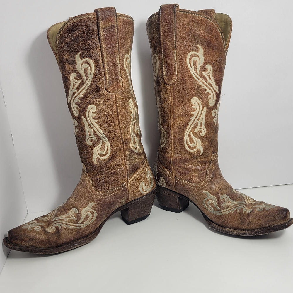 WOMEN'S CORRAL DISTRESSED BOOTS SZ.7